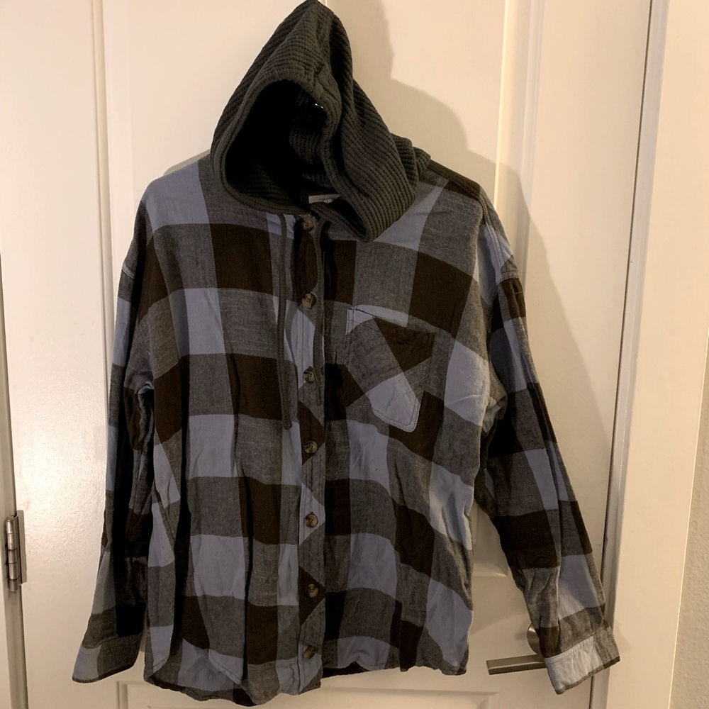 Women’s Plaid Hooded Button-Up Shirt